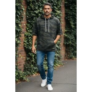 No Boundaries Men's Camo Short Sleeve Hoodie